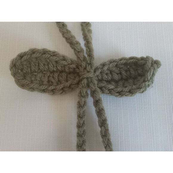 Handmade Acyrlic Crochet Lily of the Valley Adjustable Hanging Vine Decoration - Picture 3 of 7